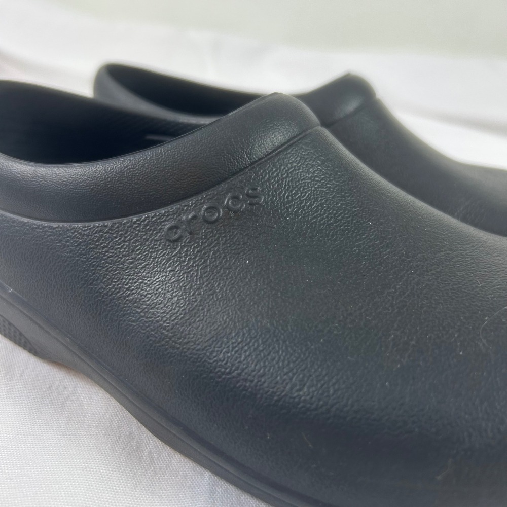 Crocs Black‎ Slip On Work Shoes Clogs Comfort Non Slip Unisex W 7 M 9 - Picture 9 of 9